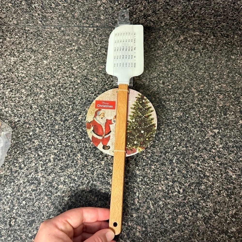 Christmas Reindeer spatula with cupcake liners